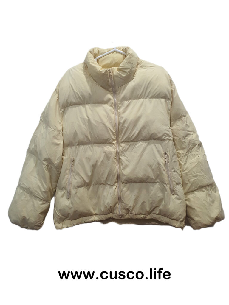 Casaca Acolchada Beige Clara Cuello Alto