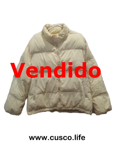 Casaca Acolchada Beige Clara Cuello Alto