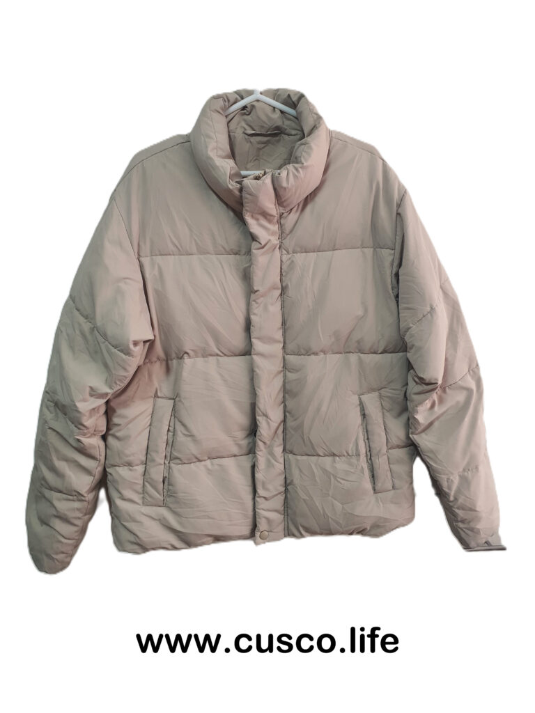 Casaca Acolchada Beige Clara Cuello Alto